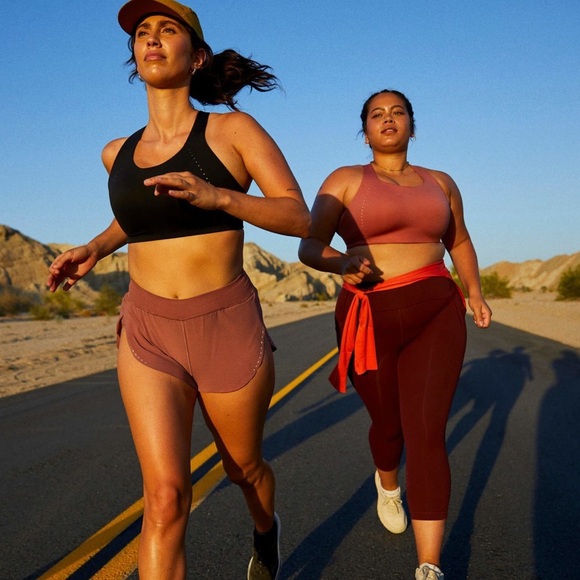 Lululemon AirSupport Bra in Black - Picture 7 of 7